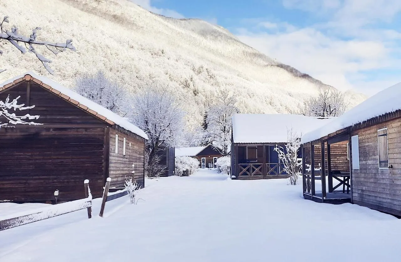 Le Valserine - Camping Eco Responsable Chezery-Forens 3*,  France