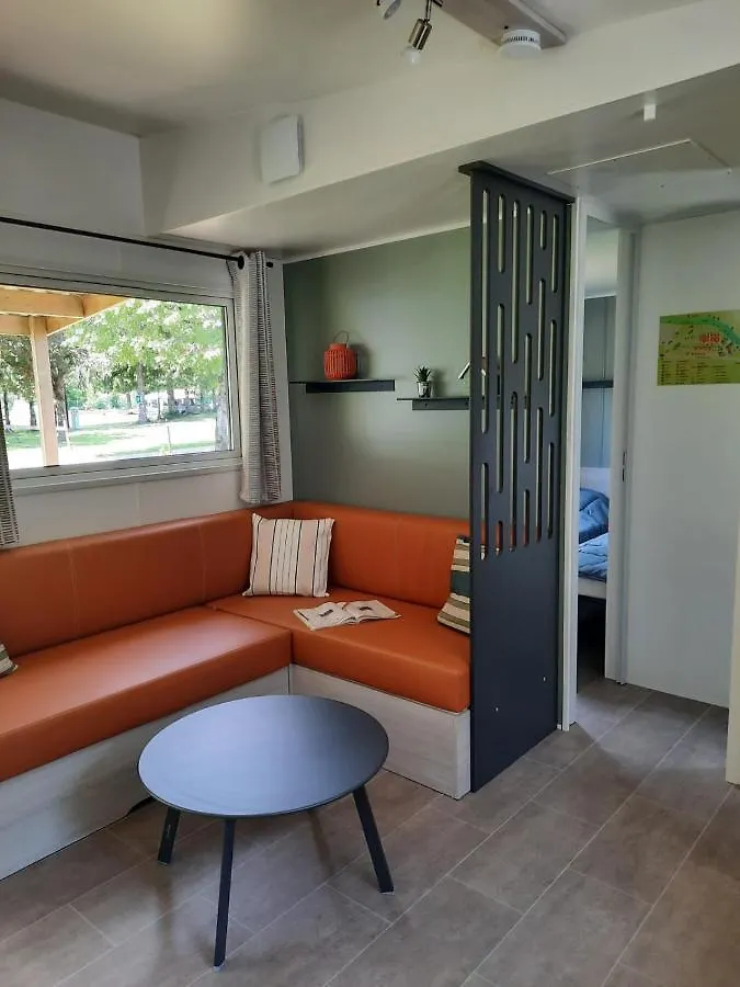 Le Valserine - Camping Eco Responsable Chezery-Forens 3*,