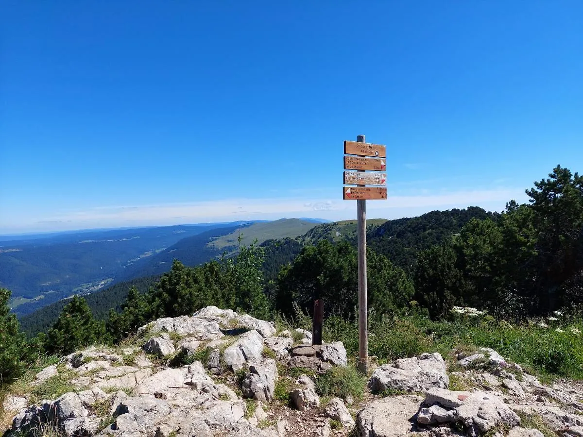 Campsite Le Valserine - Camping Eco Responsable Chezery-Forens