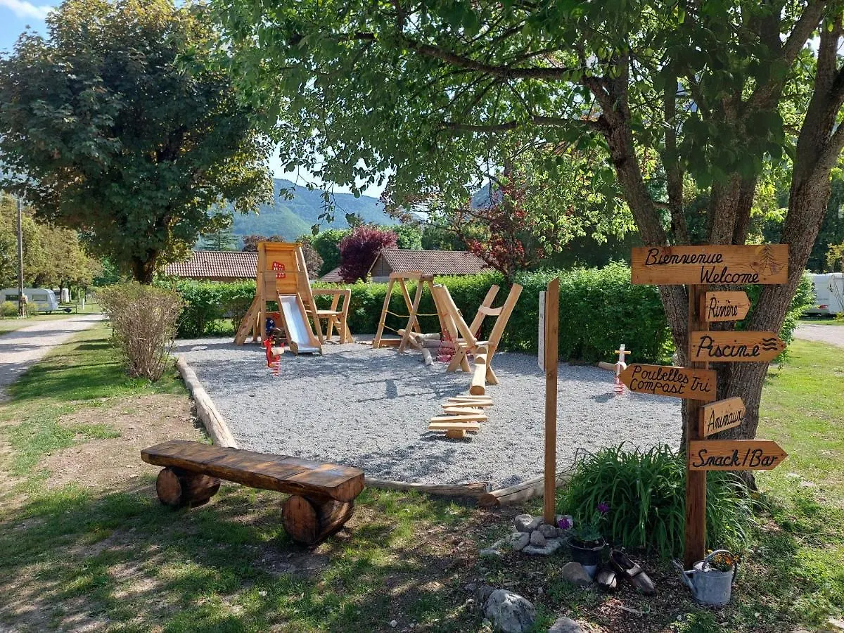 Le Valserine - Camping Eco Responsable Chezery-Forens 3*,