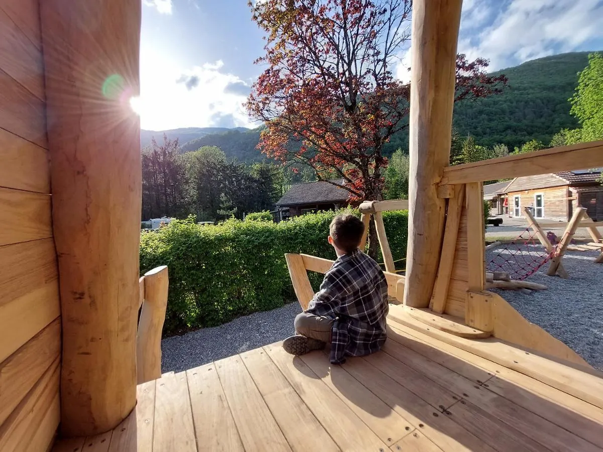 Village de chalets du camping Le Valserine Chezery-Forens