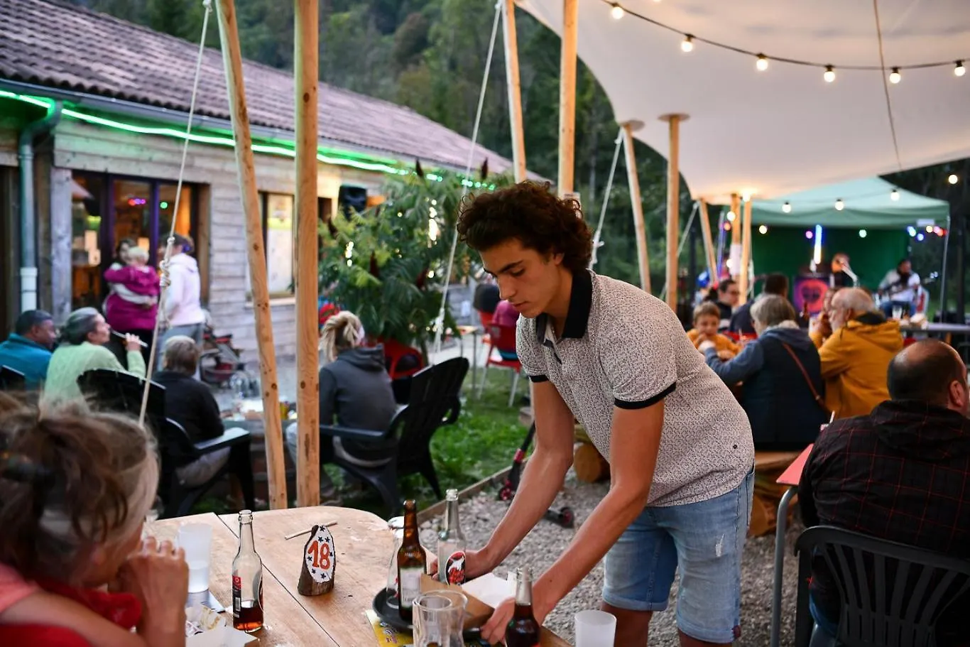 Le Valserine - Camping Eco Responsable Chezery-Forens 3*,