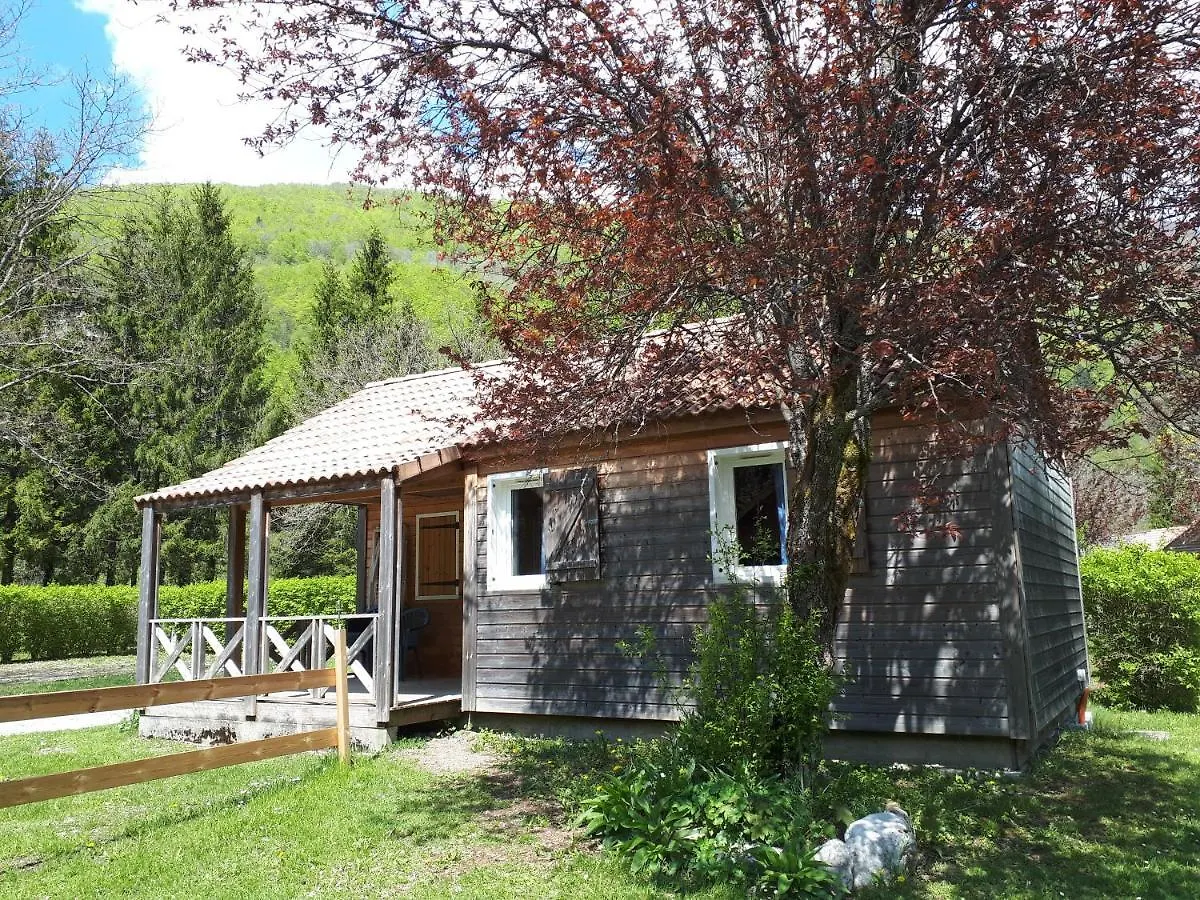 Campsite Le Valserine - Camping Eco Responsable Chezery-Forens