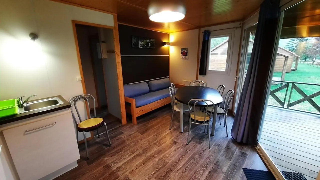 Le Valserine - Camping Eco Responsable Chezery-Forens